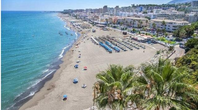 Malibu Beach Torremolinos Bagian luar foto